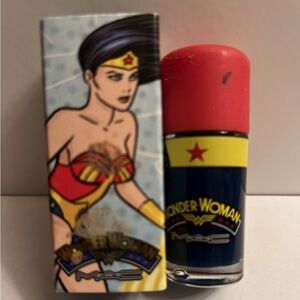 NWT Mac Cosmetics Wonderwoman Spirit of Truth Nail Polish